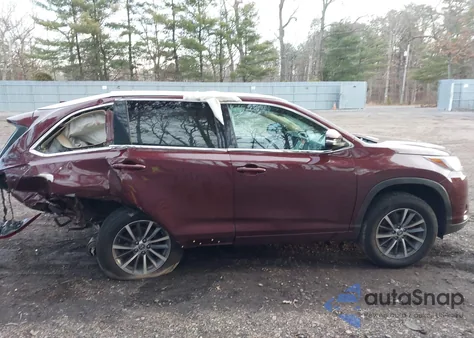 2018 Toyota Highlander Xle z USA, uszkodzony, nr VIN 5TDKZRFH7JS242539